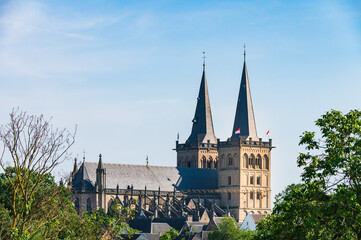 Fototapeta na wymiar St. Viktor Dom in Xanten am Niederrhein