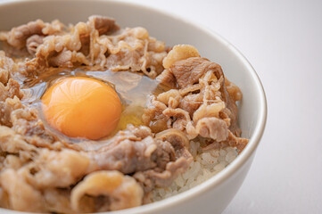 牛丼　生たまご付き
