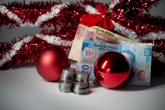 Navidad y dinero mexicano
