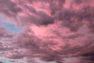 Fototapeta premium pink sunset cloudy sky background