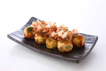 ソースと青のり　鰹節をのせたたこ焼き