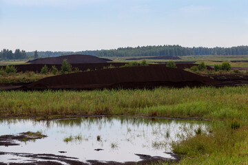 the flooded area where peat is extracted