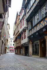 Fototapeta na wymiar Morlaix. Rue du centre historique de la ville. Finistère. Bretagne 