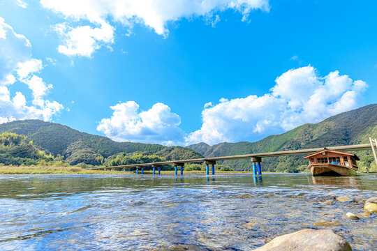 初秋の佐田沈下橋　高知県四万十市　Sada chinka bridge in early autumn. Kochi-ken Shimanto city