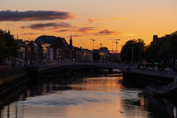 Obraz premium Dublin City river scape of Liffey river.