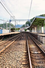 Naklejka premium 町中のローカル線 砂利が敷かれた線路