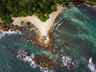 Strand von oben in Sri Lanka. Beach in Sri Lanka.