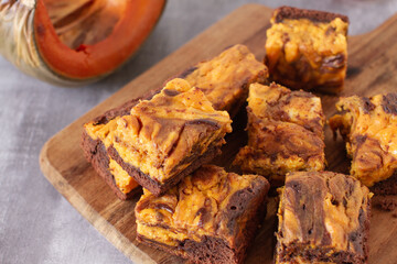 Marbled pumpkin and cheesecake brownies