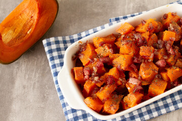 Oven-roasted hokkaido pumpkin with thyme and crispy bacon