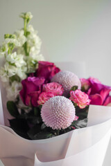 bouquet of roses, Matiola white, chrysanthemum momoko