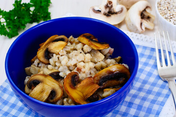 Barley Porridge with Mushrooms