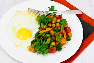 Scrambled Eggs and Salad with Chickpeas and Vegetables