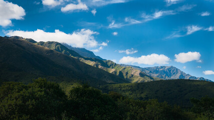 Fototapeta na wymiar Cerros iluminados