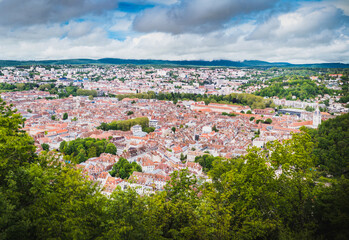 Fototapeta na wymiar Besançon city center and its citadel