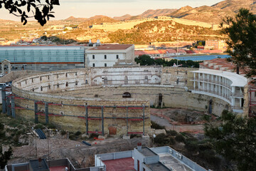 Obraz premium Plaza de toros de Cartagena, ruinas sobre el anfiteatro romano