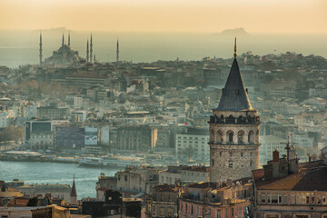 Obraz premium galata tower and istanbul view