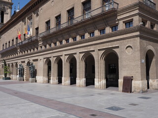 Fototapeta na wymiar Focus on town hall on square in Saragossa city in Spain