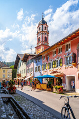 Sankt Peter und Paul Kirche, Mittenwald, Bayern, Deutschland 