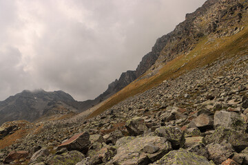 Schroffe Hochgebirgslandschaft am Cima di Fellaria (Bernina-Alpen)