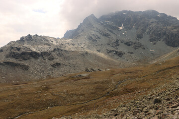 Schroffe Hochgebirgslandschaft in den Bernina-Alpen; Blick von Nordosten zum Sasso Moro (3108m)