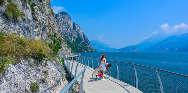 「Ciclopista」の画像 - 375 件の Stock 写真、ベクターおよびビデオ | Adobe Stock