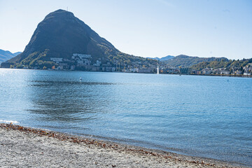 Luganersee mit dem Berg San Salvatore, Tessin, Schweiz