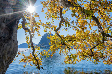 Luganersee im Herbst bei Lugano, Kanton Tessin, Schweiz