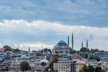 Fototapeta na wymiar Istanbul cityscape with boats and Suleymaniye Mosque.
