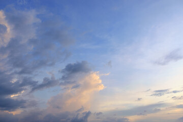 Fototapeta na wymiar Beautiful colored cloudy evening sky. Abstract sky background.