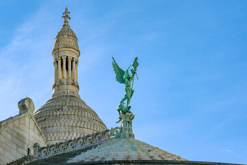 Fototapeta na wymiar Basilica of the Sacred Heart of Paris