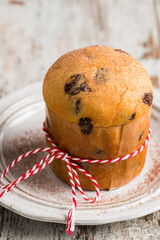 Little panettone with chocolate.