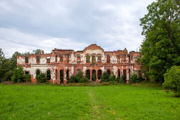 Naklejka premium Ruins of Potemkin's palace. View from the east side. Manor of Gostilitsa. The village of Gostilitsy. Lomonosov district. Leningrad region. Russia