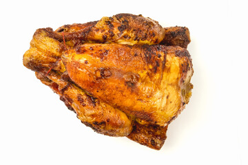 Vue rapprochée de délicieux poulet grillé entier isolé sur fond blanc