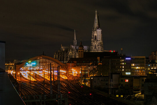 K&ouml;lner Hauptbahnhof mit Dom