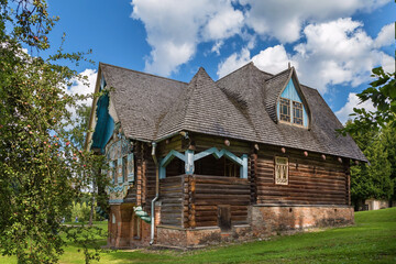 Fototapeta na wymiar Wooden house Teremok, Flenovo, Russia