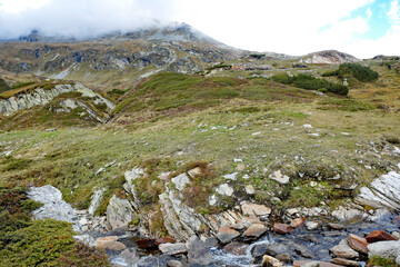 Fototapeta na wymiar Landschaft auf dem San-Bernadino-Pass in der Schweiz
