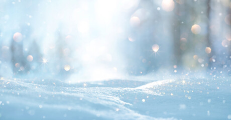 Paysage d& 39 hiver avec des flocons de neige et un bokeh lumineux