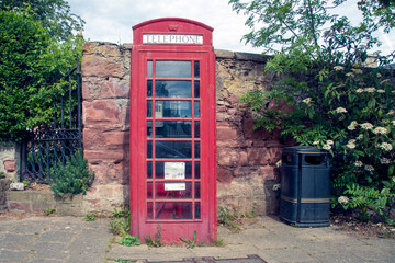 red telephone box