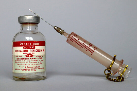 Vintage 1951 Vial of PENICILLIN G Produced by CSC Pharmaceuticals - New York