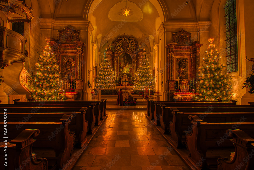 Poster Interior of a church with Christmas decorations