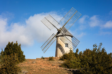 Moulin de Redounel, sur les hauteurs de La Couvertoirade (Occitanie, France)