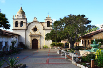 Fototapeta na wymiar Carmel Mission in Carmel-By-The-Sea, USA