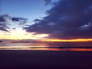 Fototapeta premium 朝日 空 海