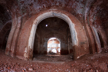 Fototapeta premium inside an abandoned church with an iconostasis