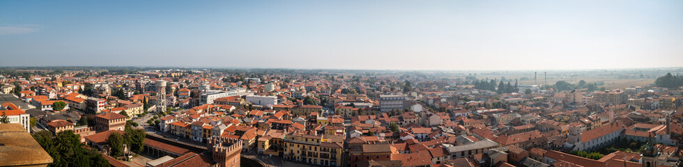 Naklejka na ściany i meble Panorama su Galliate e sui comuni limitrofi delle province di Novara e Milano dall'alto del suo campanile
