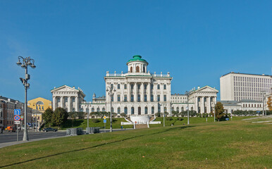 Fototapeta premium The main facade of the Pashkov house in Moscow