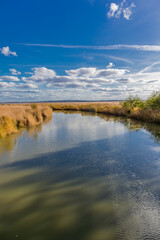 Schöner Strandspaziergang zur Mündung des Jamno an der polnischen Ostsee - Polen