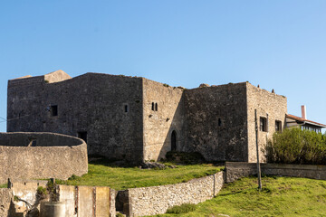 Fototapeta na wymiar castle in the town of Lekeitio in northern Spain