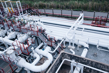 Pipe and valve oil flowing