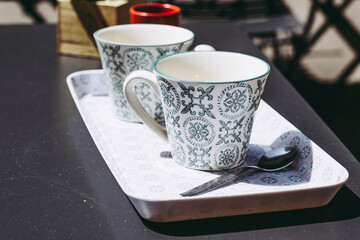 Deux tasses à café dégustation en céramique vintage